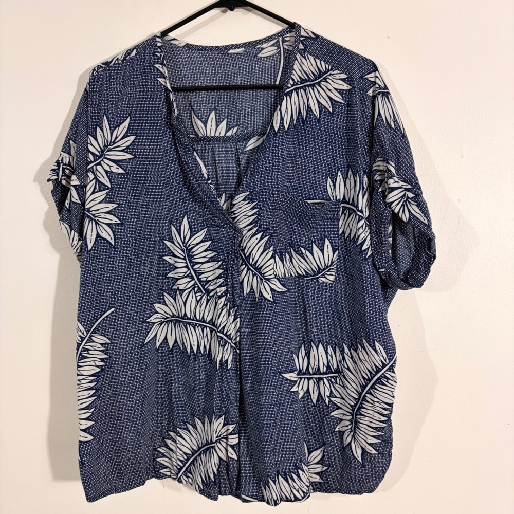 Old Navy Blouse Womens Large Blue Palm Leaf Print V-Neck Short Sleeve